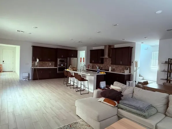2430 W ROWEL Road, Phoenix, AZ 85085