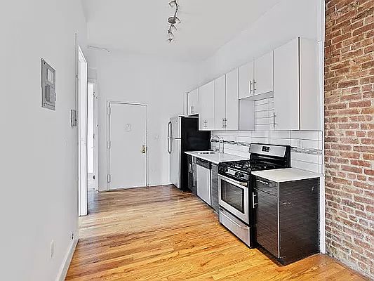 4th image of 90 Thomas S Boyland St APT 4A
