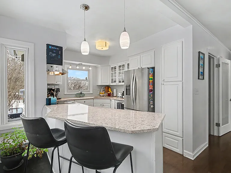 2907 Cascade Rd SE — Photo 5