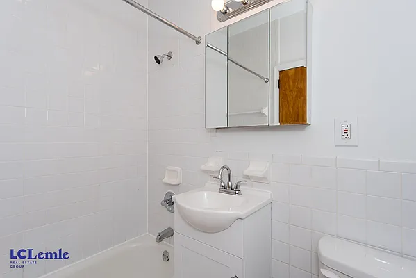 Rented by LC Lemle Real Estate Group | media 21