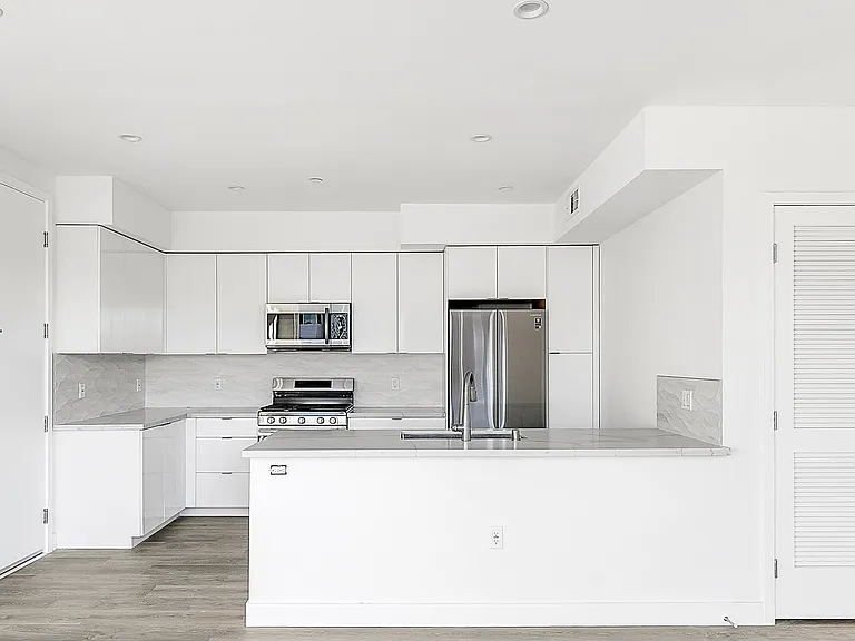 4804 Oakwood Ave — Photo 11