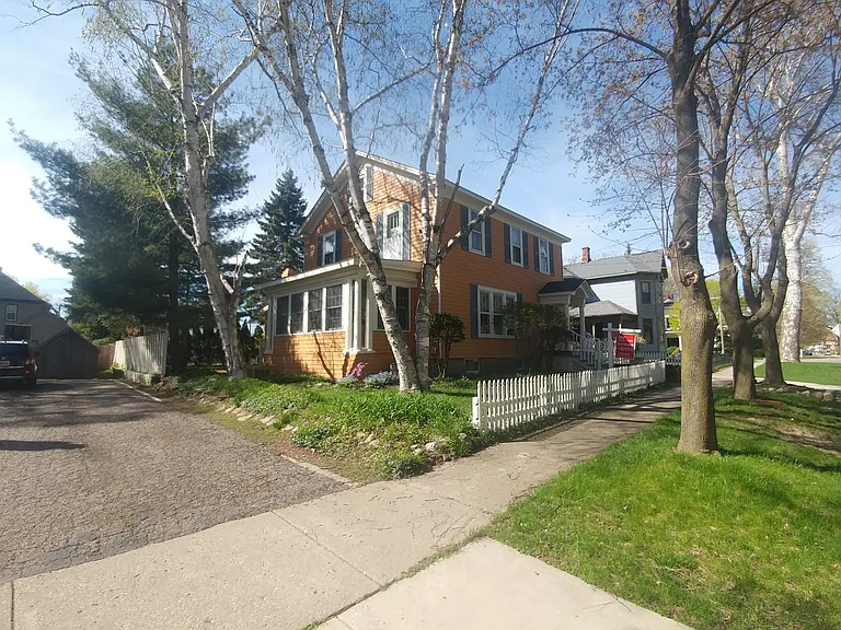 318 N Court St — Photo 12