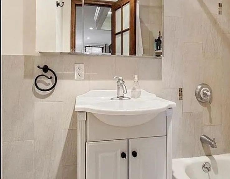 23 Clinton St #3B — Photo 2