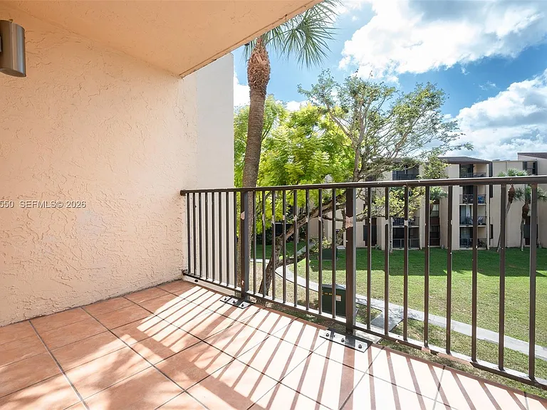 14601 N Kendall Dr #308K — Photo 10