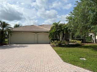 956 Chesapeake Bay Ct, Naples, FL 34120