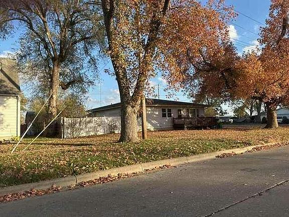 3rd image of 202 N Main St