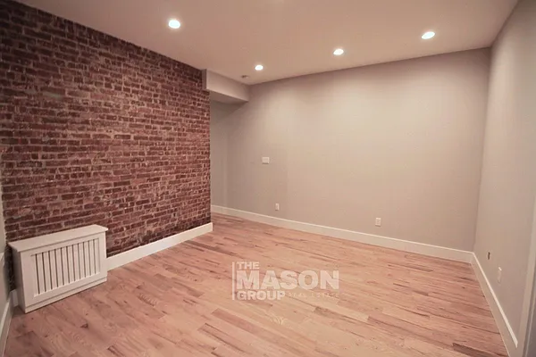 Rented by Mason Group LLC | media 37