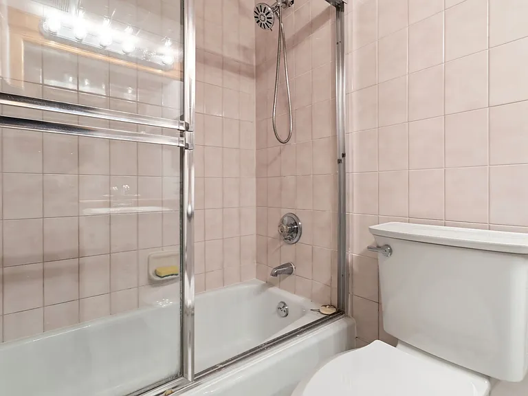 200 Winston Dr #720 — Photo 20
