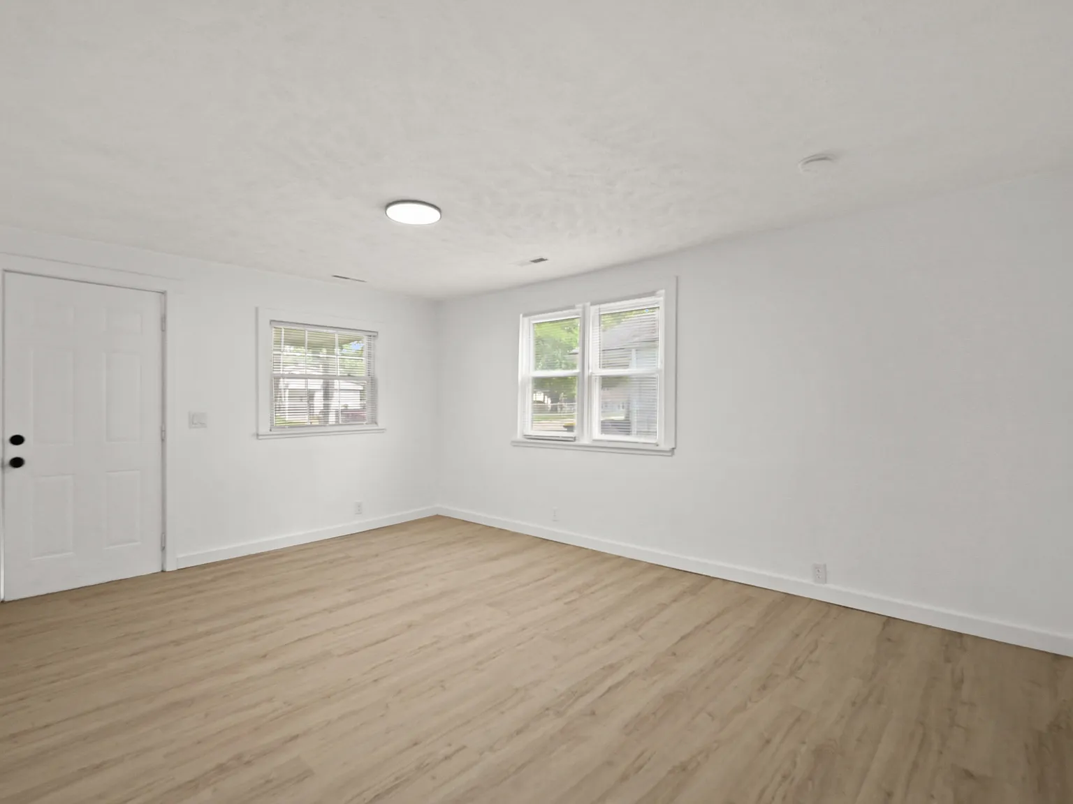 2207 S Delawanda Ave - N/A — Photo 3