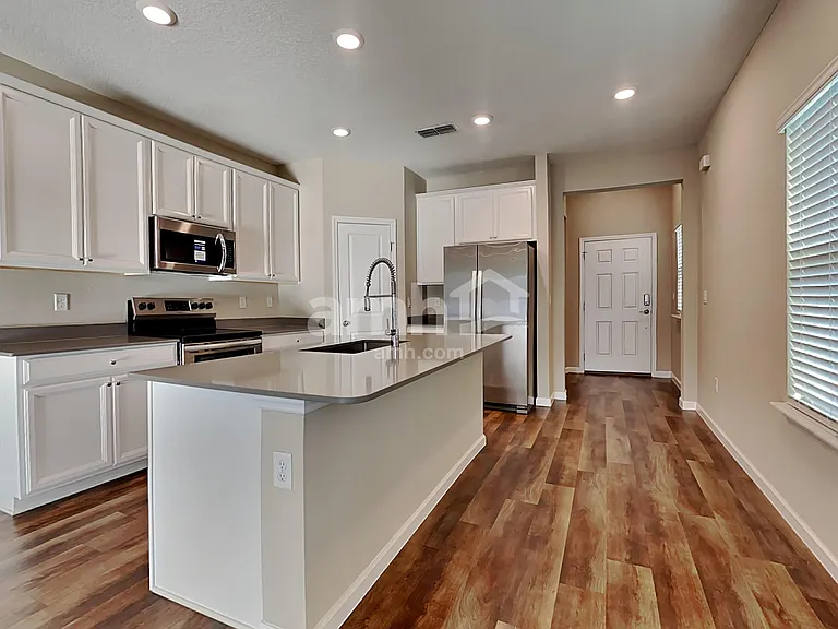 179 Spruce Point — Photo 3