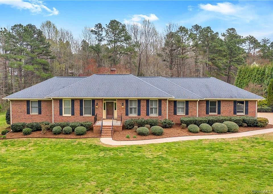 1st image of 4512 King Crowder Dr