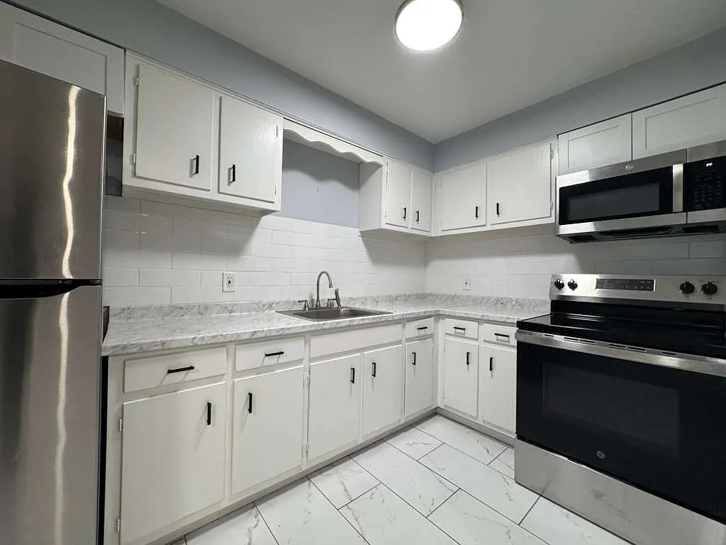 2 bed, $1,750 — Photo 2