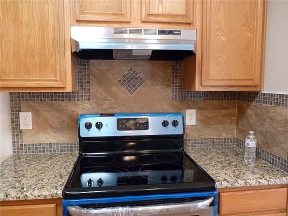 4th image of 711 Stacie Ln