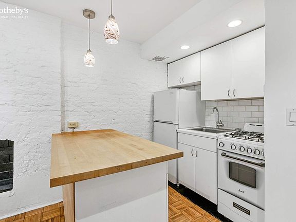 5th image of 220 E 79th St APT 4B