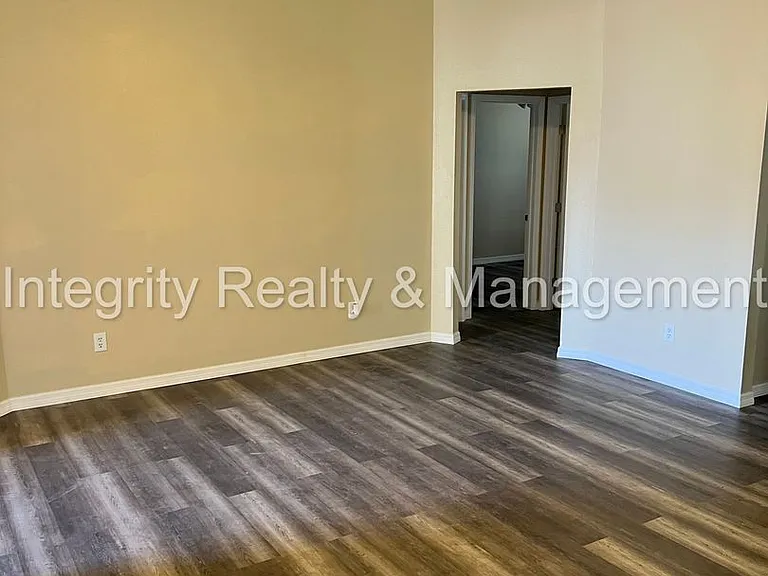 1862 Mackenzie Ct N — Photo 20