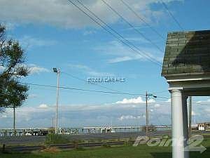 FRONT VIEW OF WENONA HARBOR