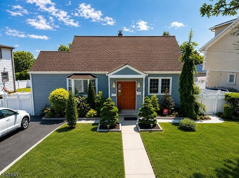 house on the hill セット 70 バラ売り不可 131 Long Hill Dr, Clifton, NJ 07013 | Zillow