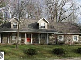 7153 S Forest Lake Dr, Alger, MI 48610