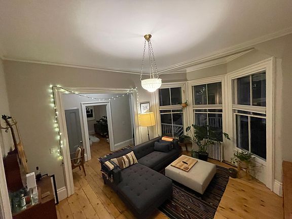 4th image of 386 Essex St Unit 2