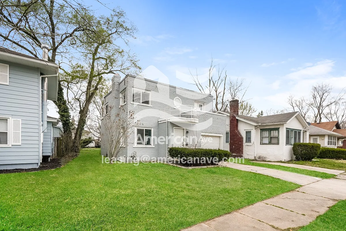 855500_002_front_view_13684071.jpg - 1017 Obrien St