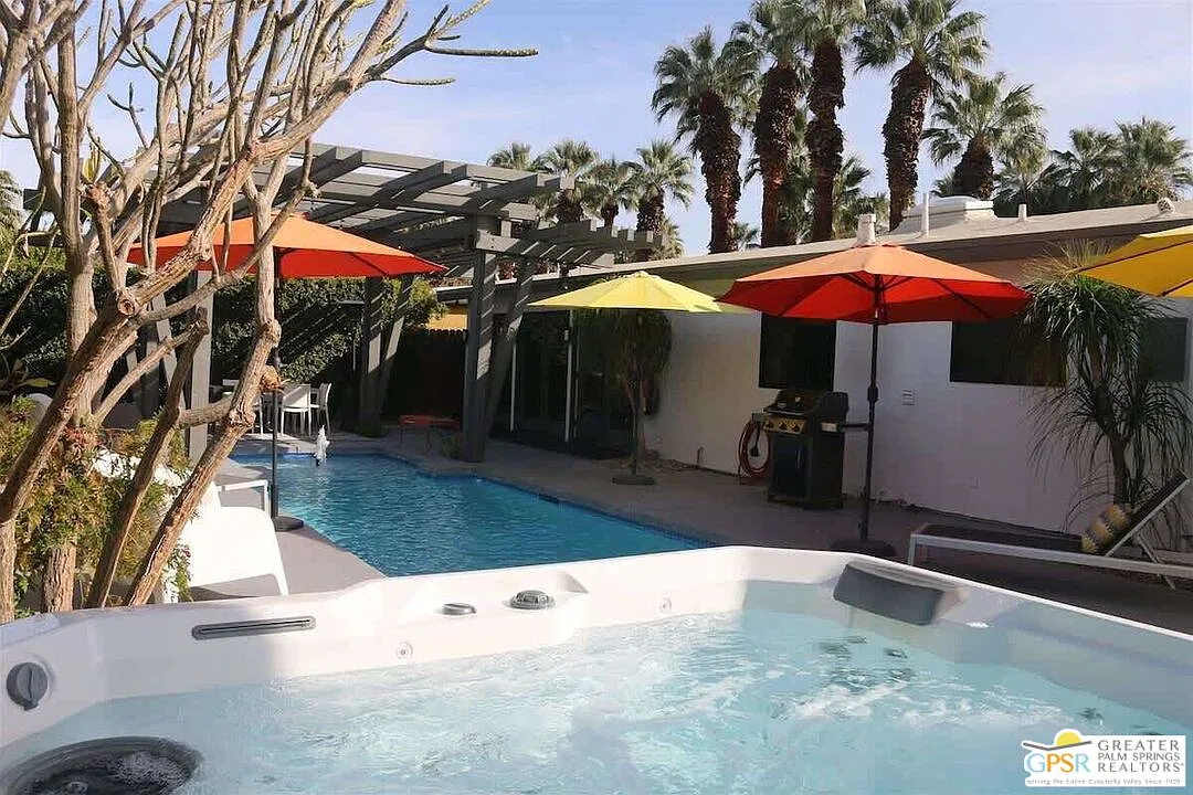 2 bed, 2.0 bath, 1200 sqft, $6,150 — Photo 4