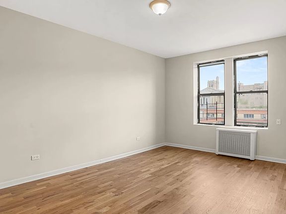 5th image of 105 Bennett Ave APT 55A