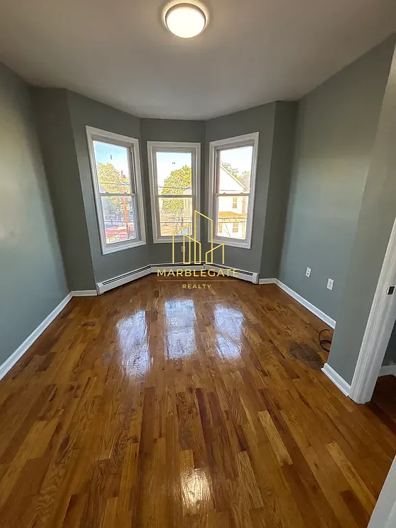Building Photo - 334 Fulton St #2E