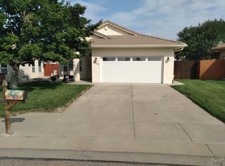 1022 Maplecrest Dr, Pueblo, CO 81005