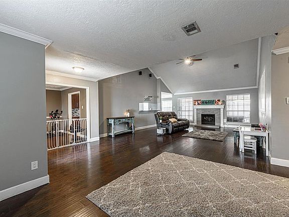 4th image of 6227 Sandy Hollow Dr