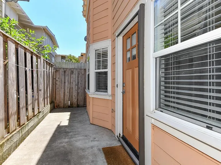 130 Valley Oak Dr #A — Photo 6