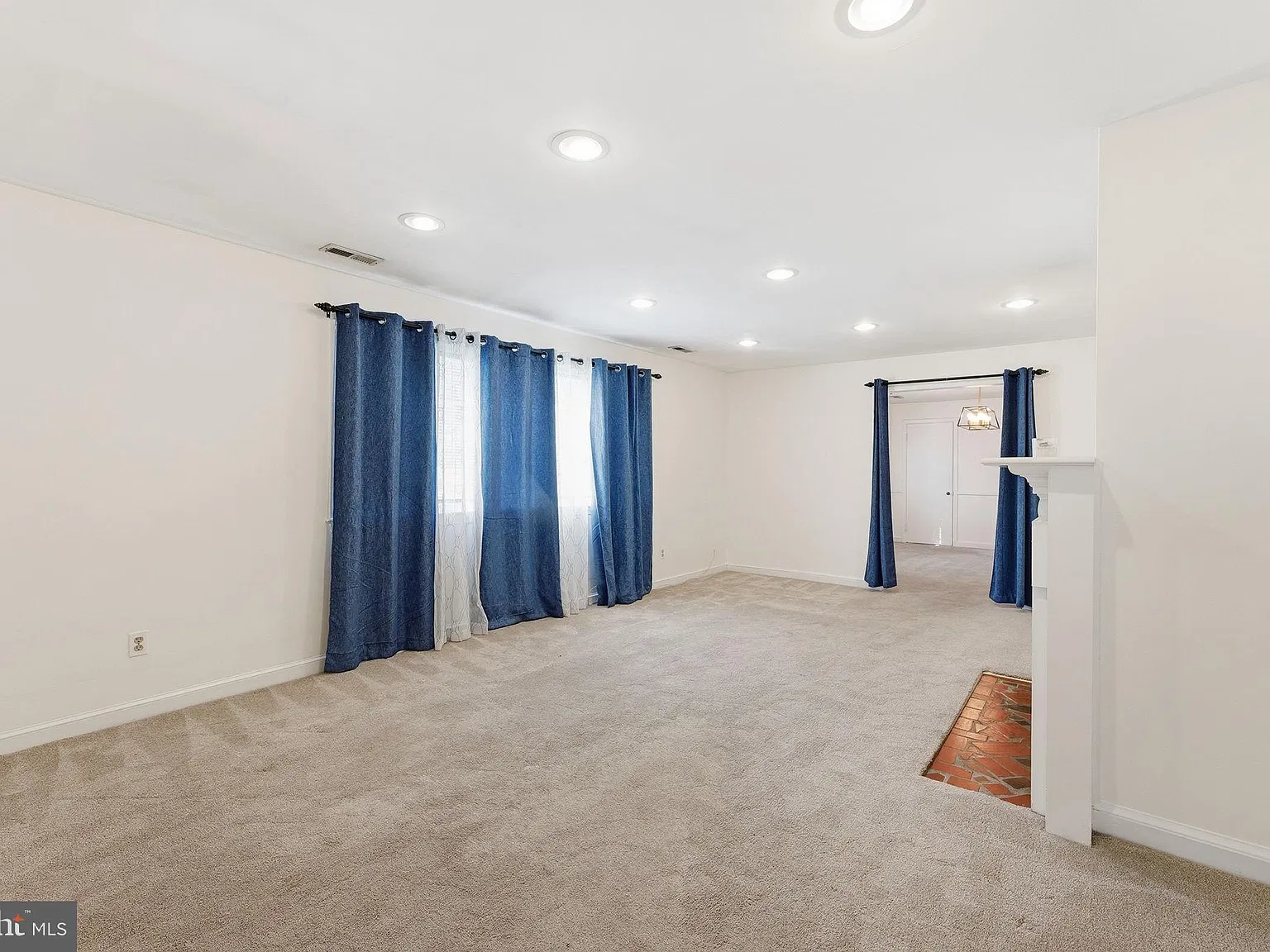 4 bed, 3.0 bath, 2856 sqft, $3,850 — Photo 4