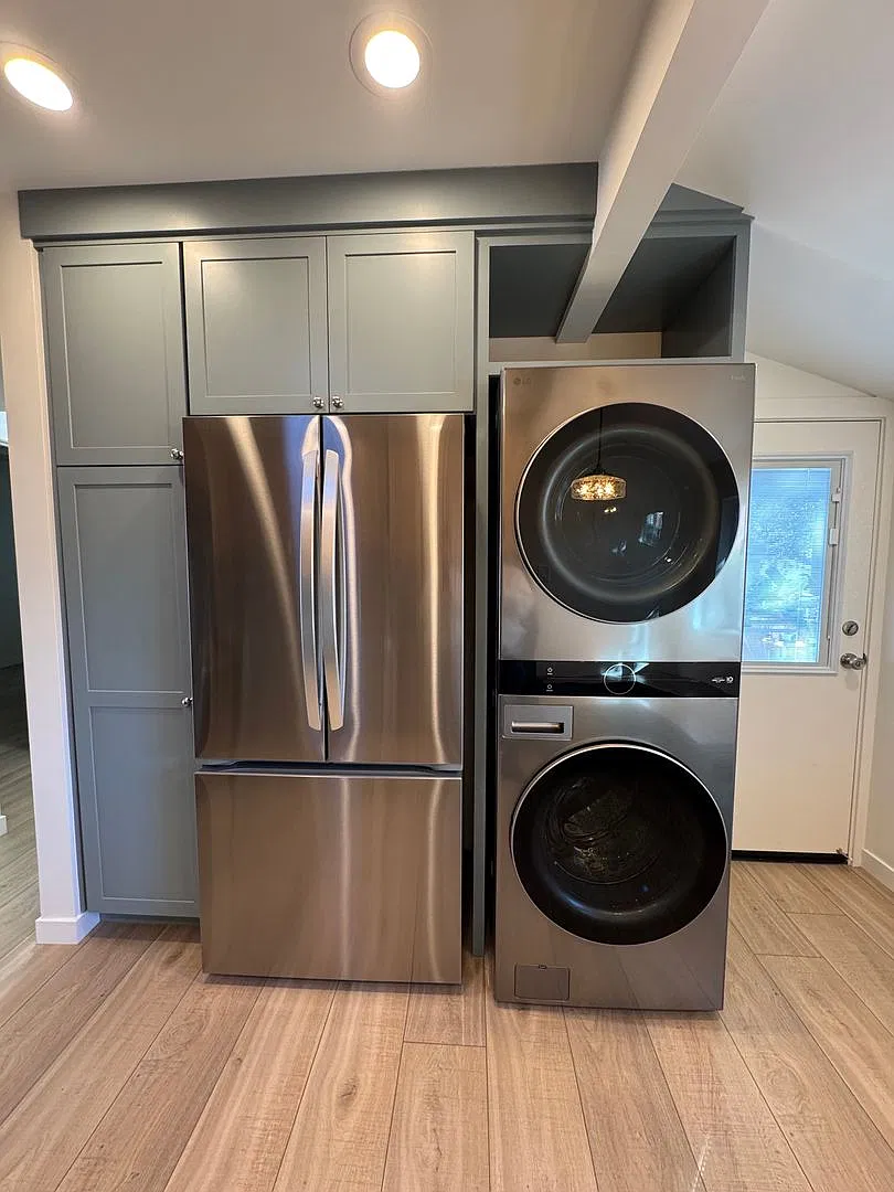 Available 10/30/2026- 2 bedroom 1 bath plus office- completely remodeled in Midtown! — Photo 3