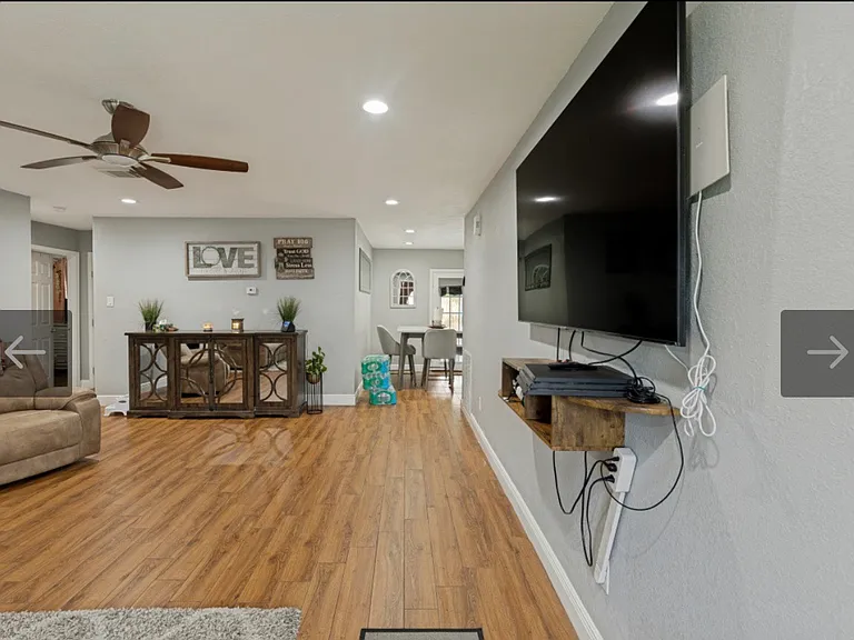 12210 Pompton Dr — Photo 3