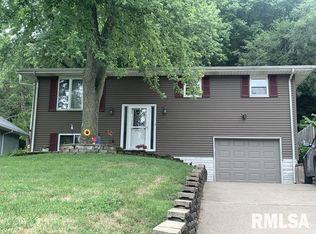 3019 W Southport Rd, Peoria, IL 61615