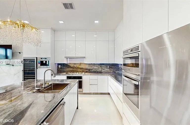 8350 Royal County Down Rd — Photo 8