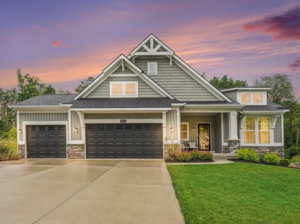 3899 Autumn Acres Dr, Rockford, MI 49341