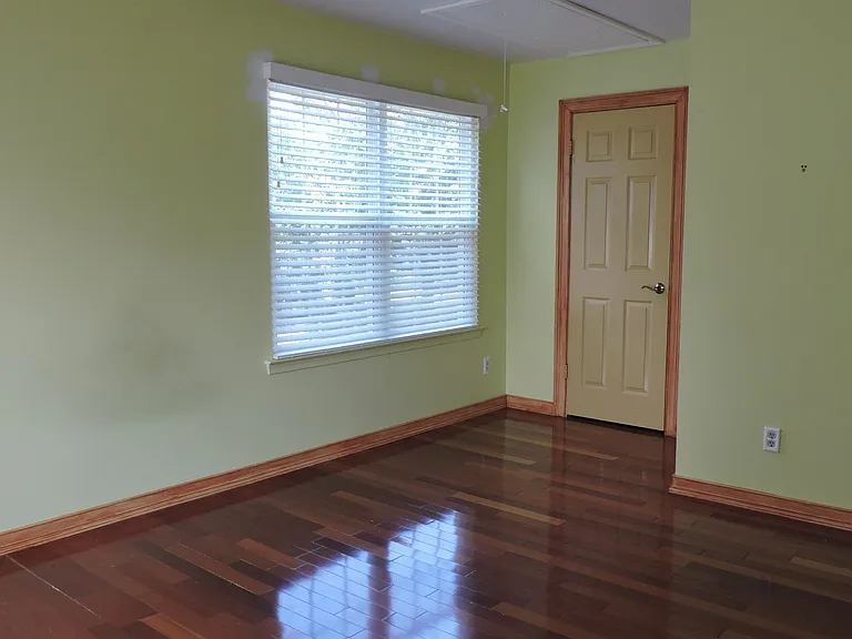62 Eaton Ct — Photo 6
