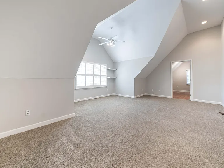 1688 Northlawn Blvd — Photo 28