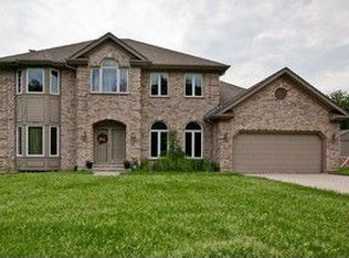 8163 Sunset Rd, Willowbrook, IL 60527