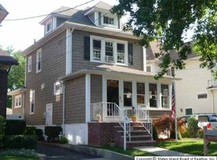 29 Forest St, Staten Island, NY 10314