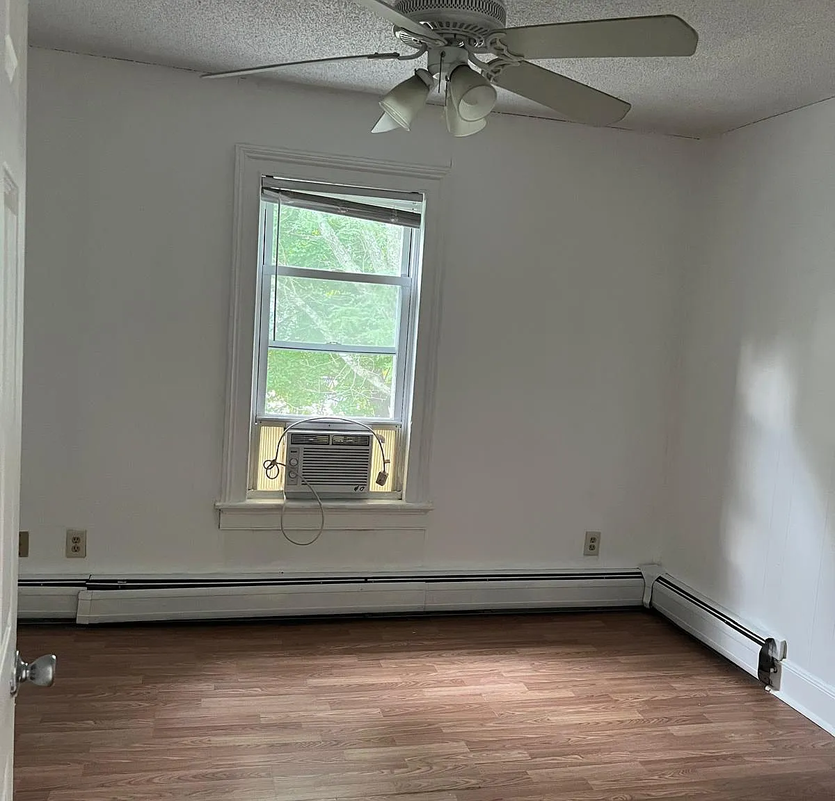 4 bed, 1700 sqft, $3,250 — Photo 3