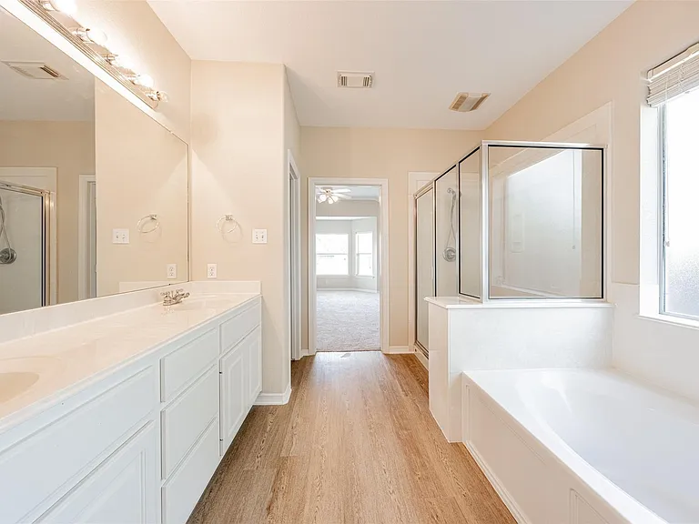 13727 Charterhouse Way — Photo 34