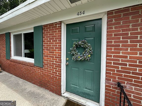 2nd image of 454 Superior Ave