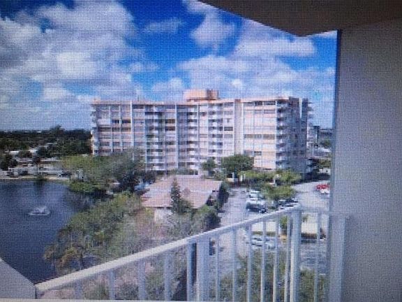 2nd image of 1300 NE Miami Gardens Dr APT 619