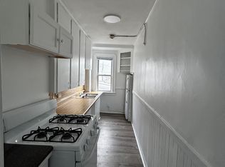 212-214 Burnside Ave #2R, Woonsocket, RI 02895