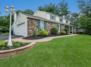 20 Green Valley Dr, Churchville, PA 18966