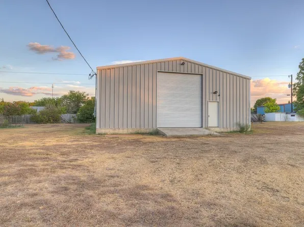 616 Blanco Ave, Blanco, TX 78606