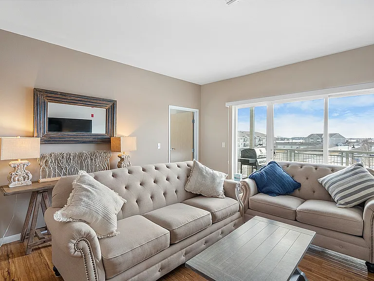 5. Stone Creek 306 VRBO - Living Room