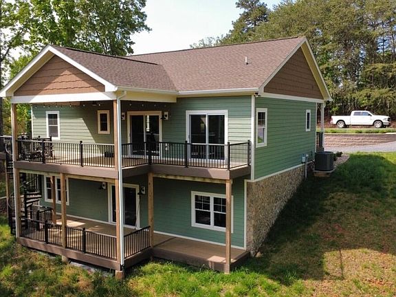 3rd image of 106 Park Shores Cir
