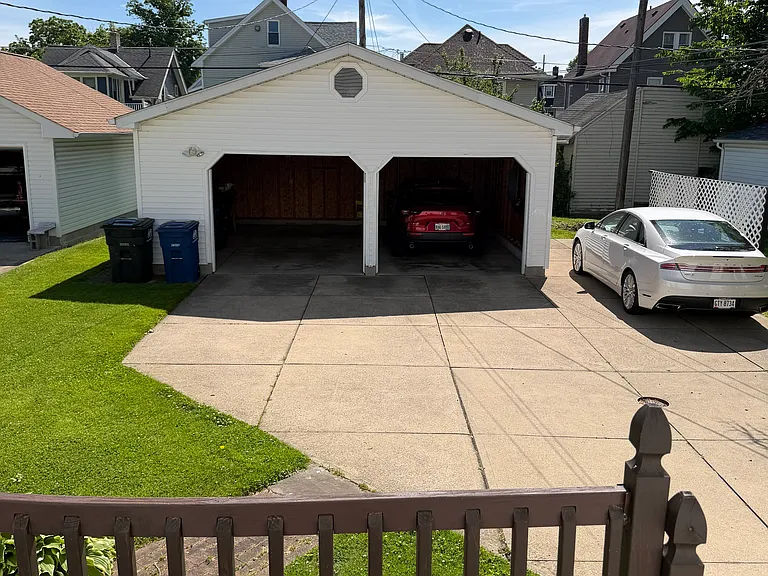 1639-41 Mars Ave — Photo 15